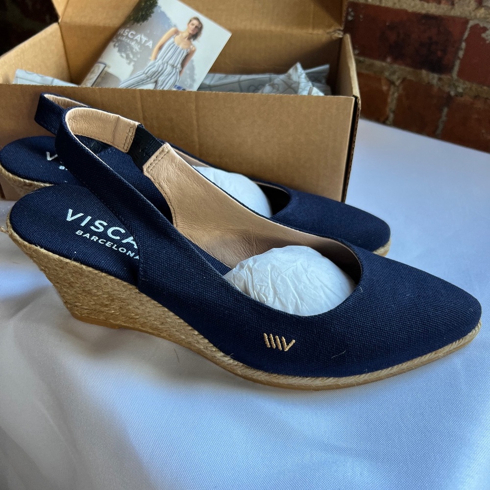 NWT Viscata, Espadrille Wedge, Navy, Size 9